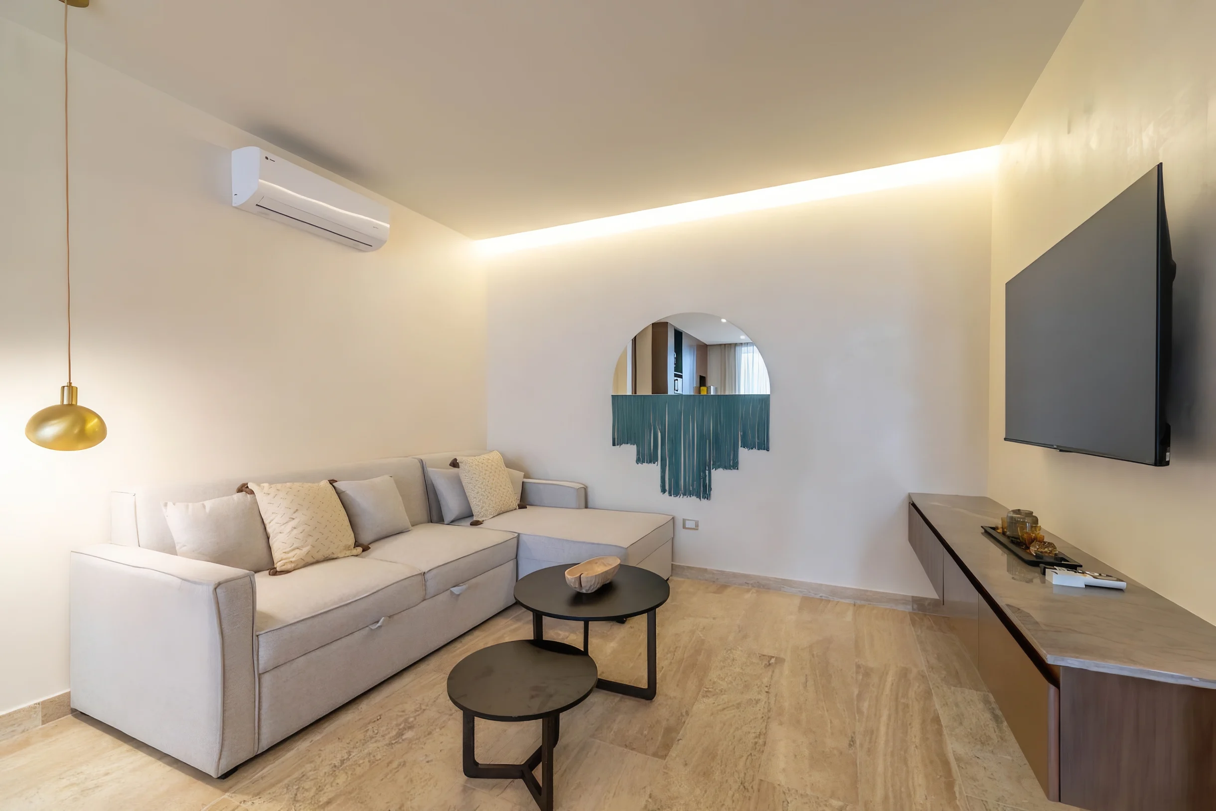 Lux 1BR w/ Rooftop Pool, Close to Beach #4