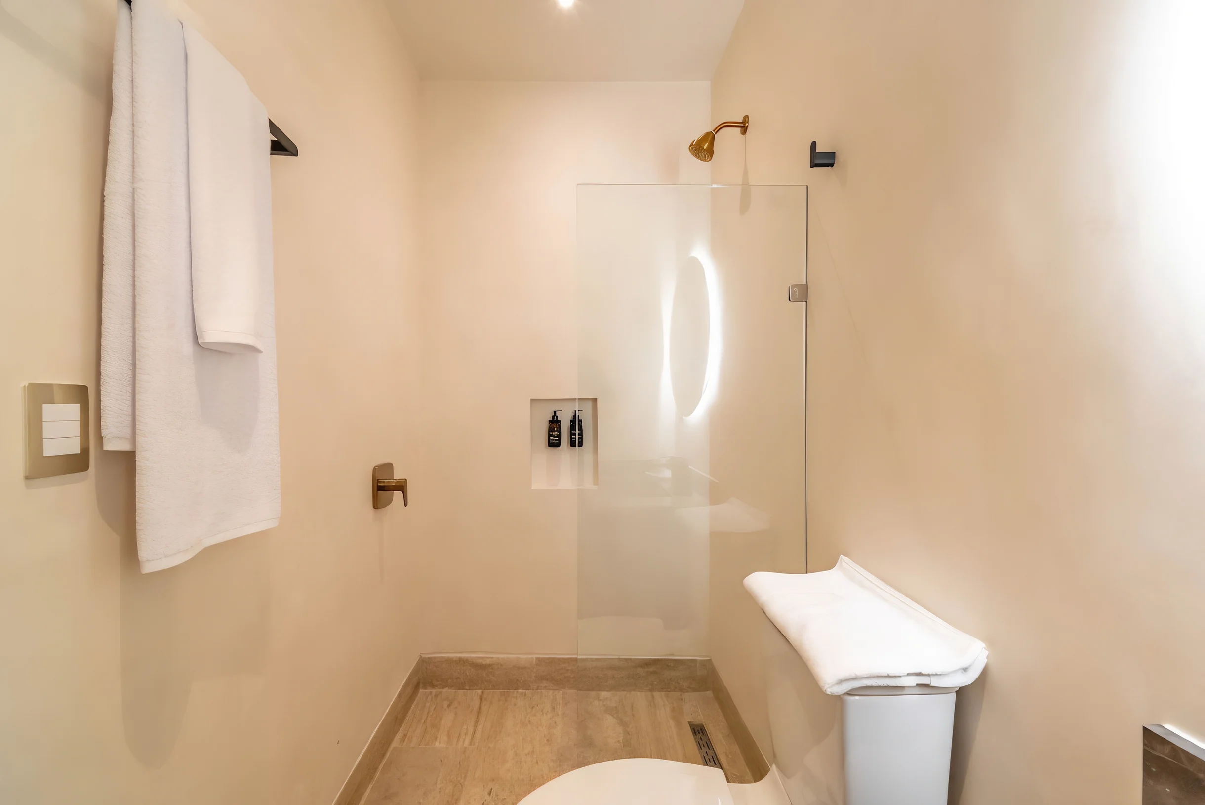 Lux 1BR w/ Rooftop Pool, Close to Beach #38