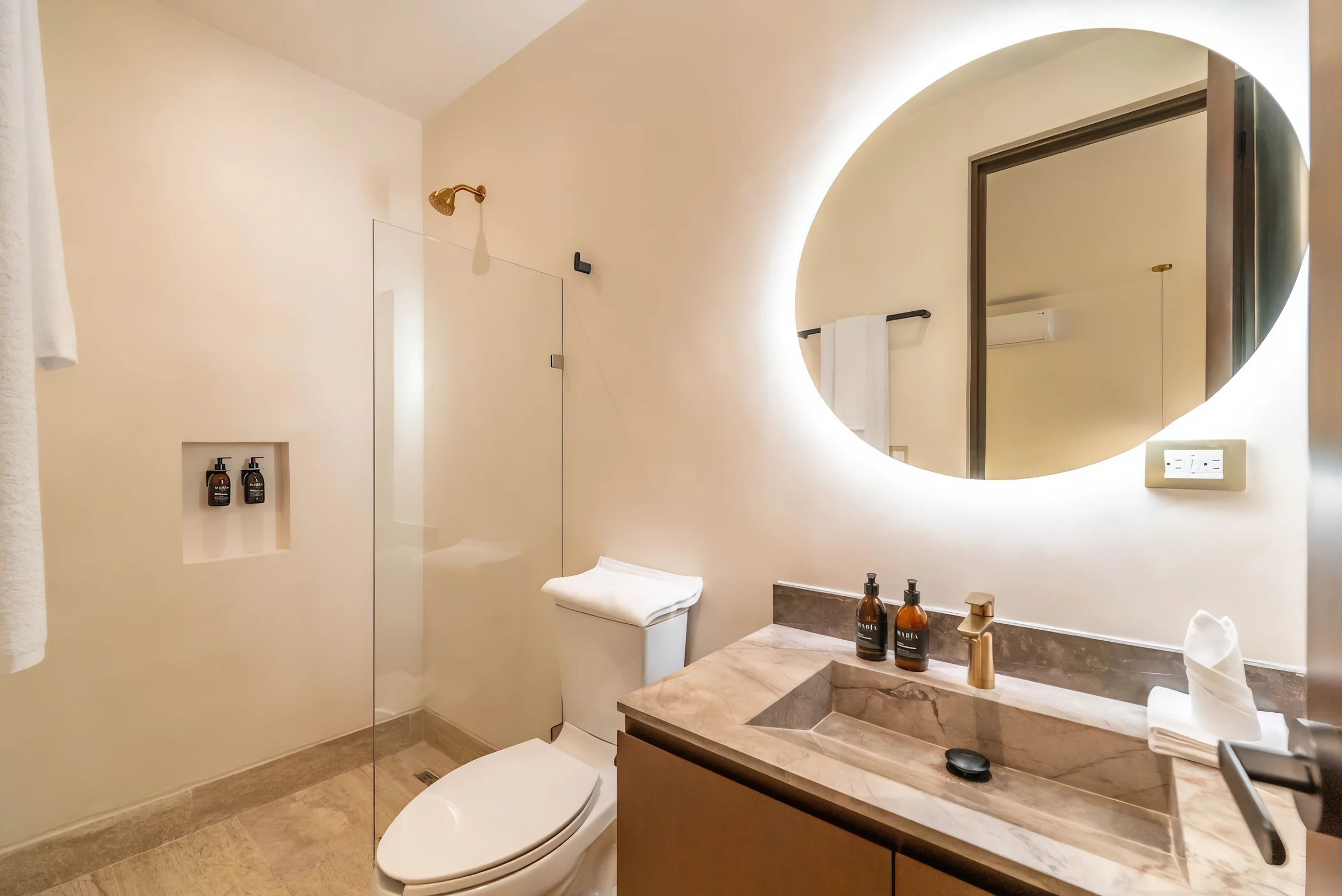 Lux 1BR w/ Rooftop Pool, Close to Beach #21