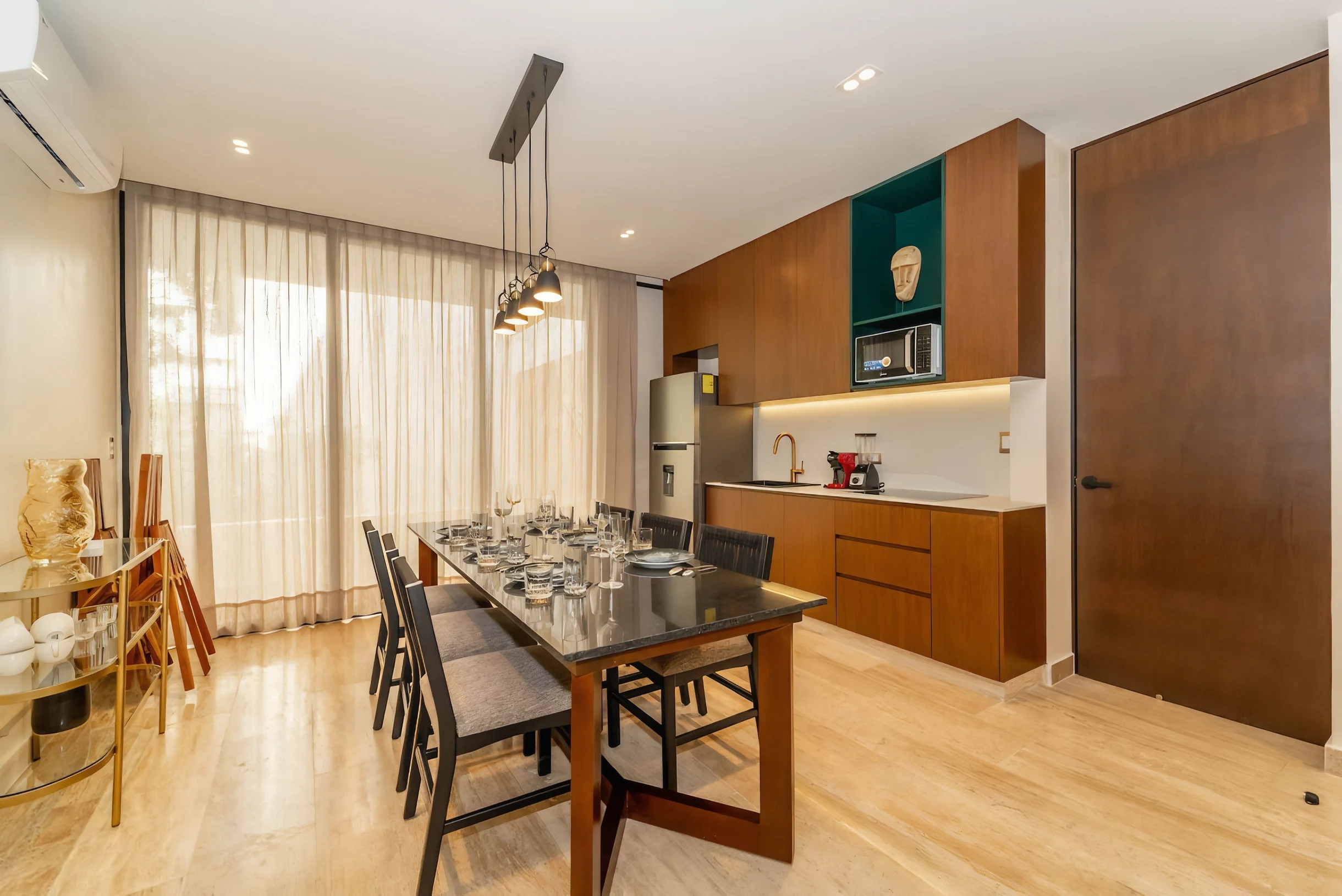 Lux 1BR w/ Rooftop Pool, Close to Beach #10