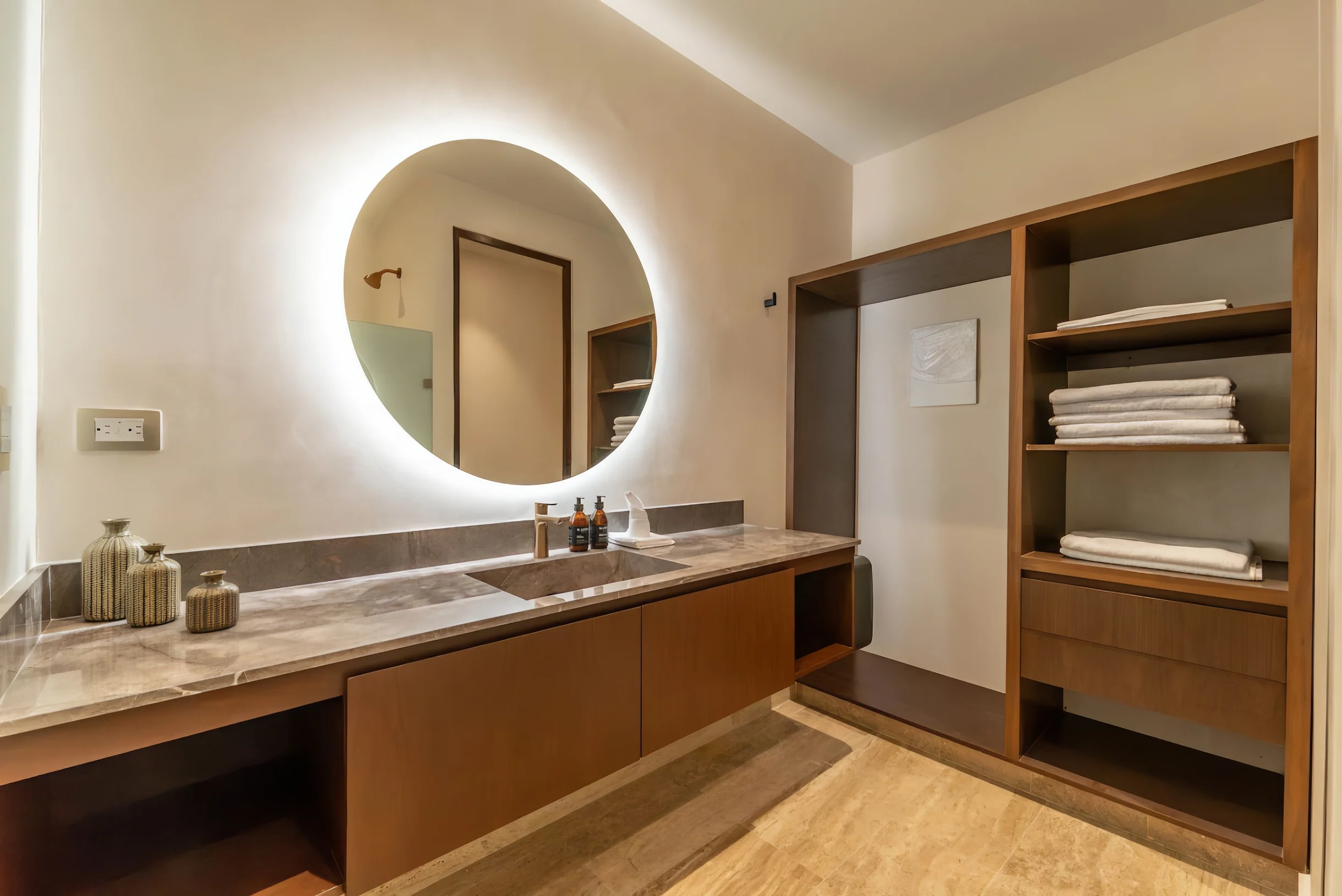Lux 1BR w/ Rooftop Pool, Close to Beach #31