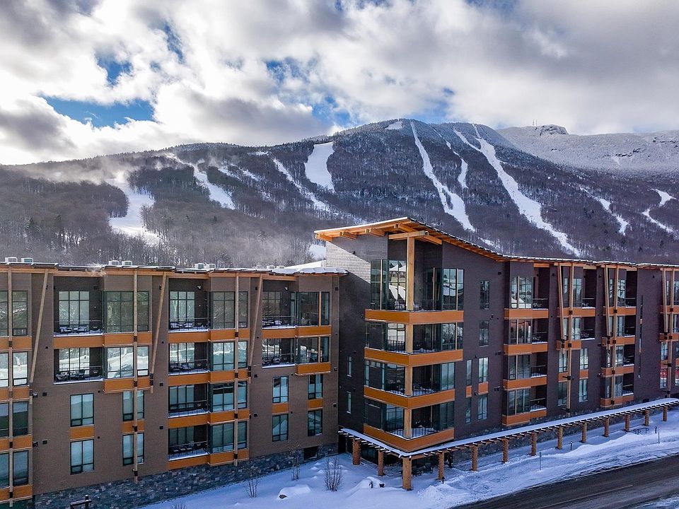 Wander Stowe Treehouse