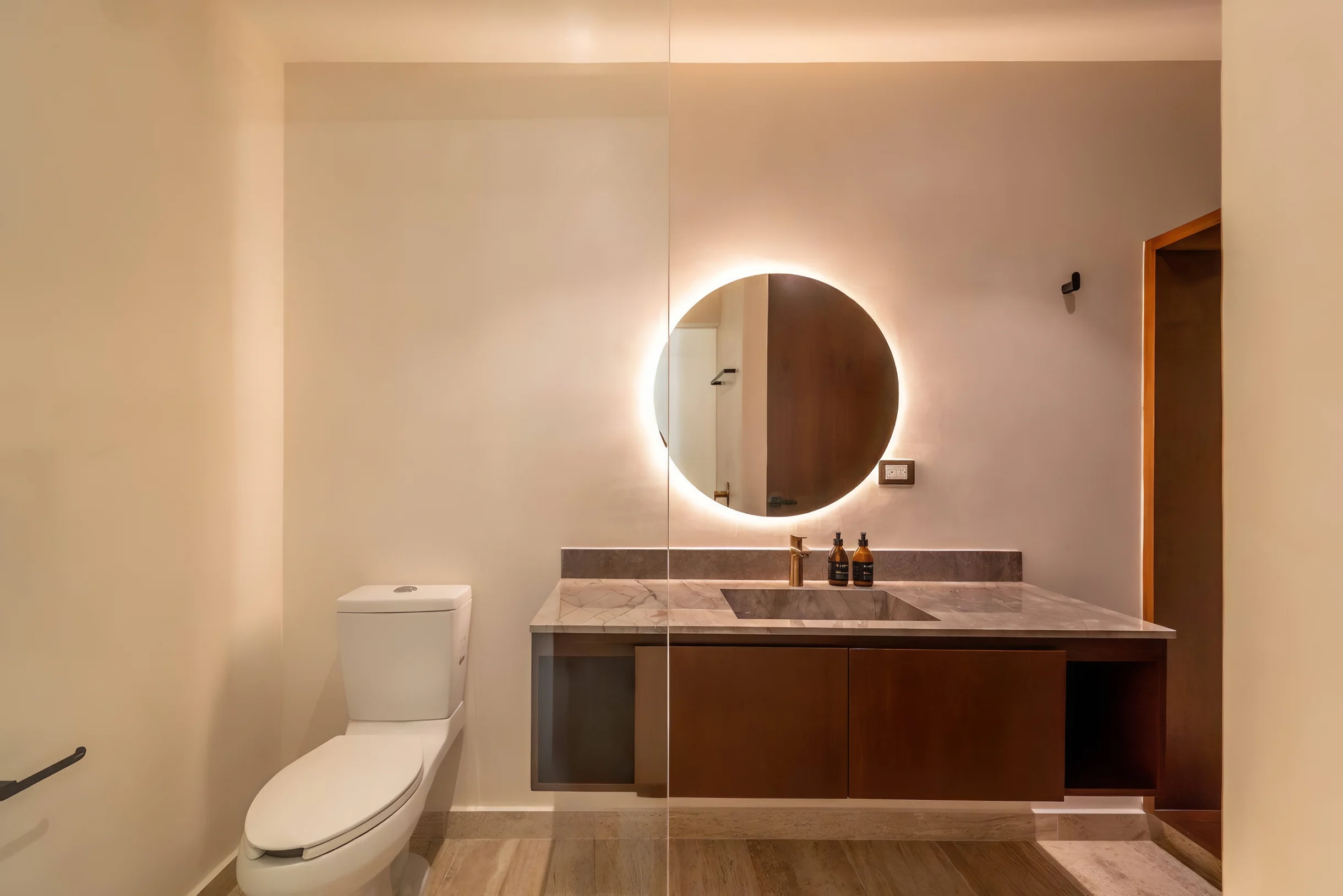 Lux 2BR w/ Rooftop Pool, Close to Beach #15