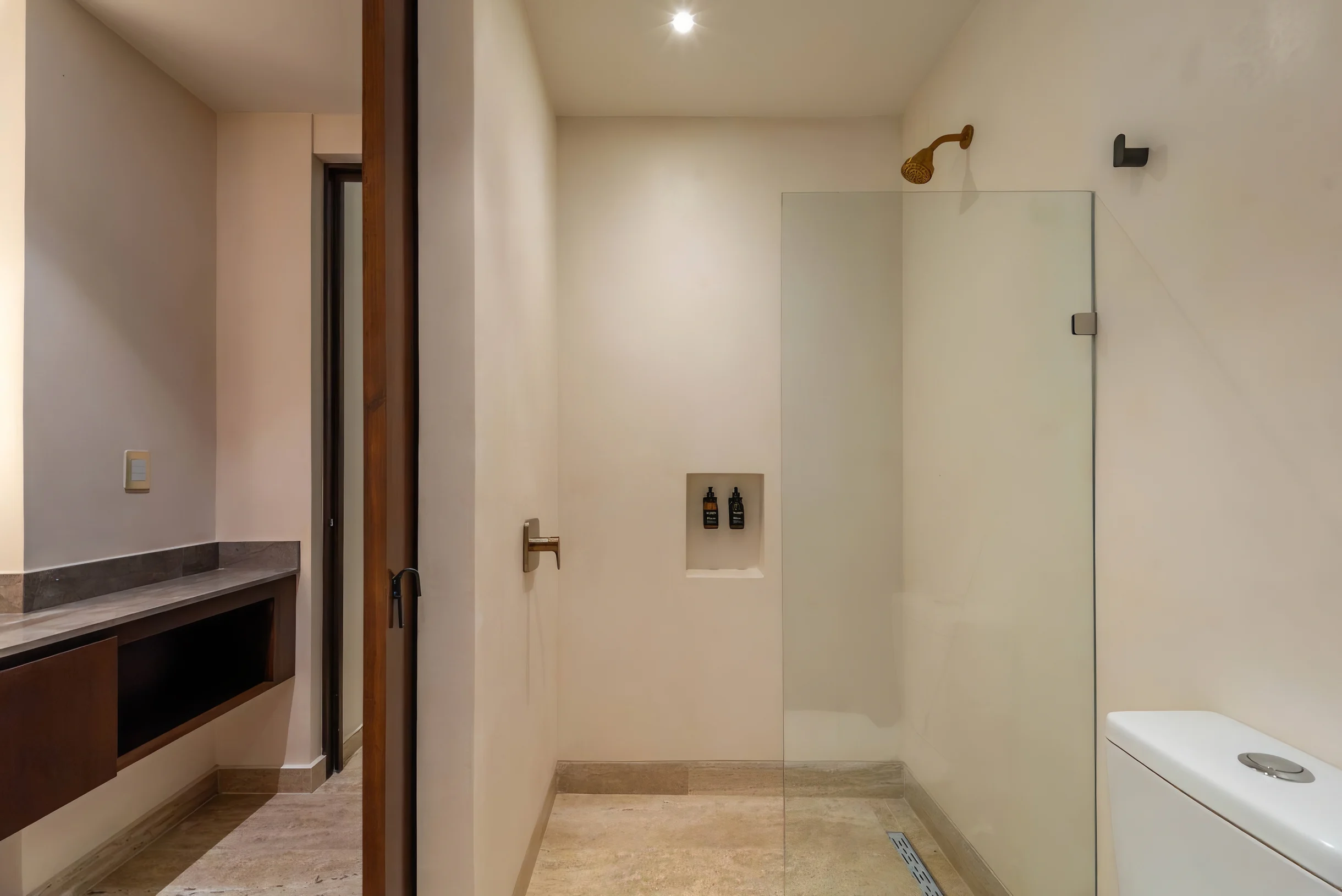 Lux 2BR w/ Rooftop Pool, Close to Beach #26