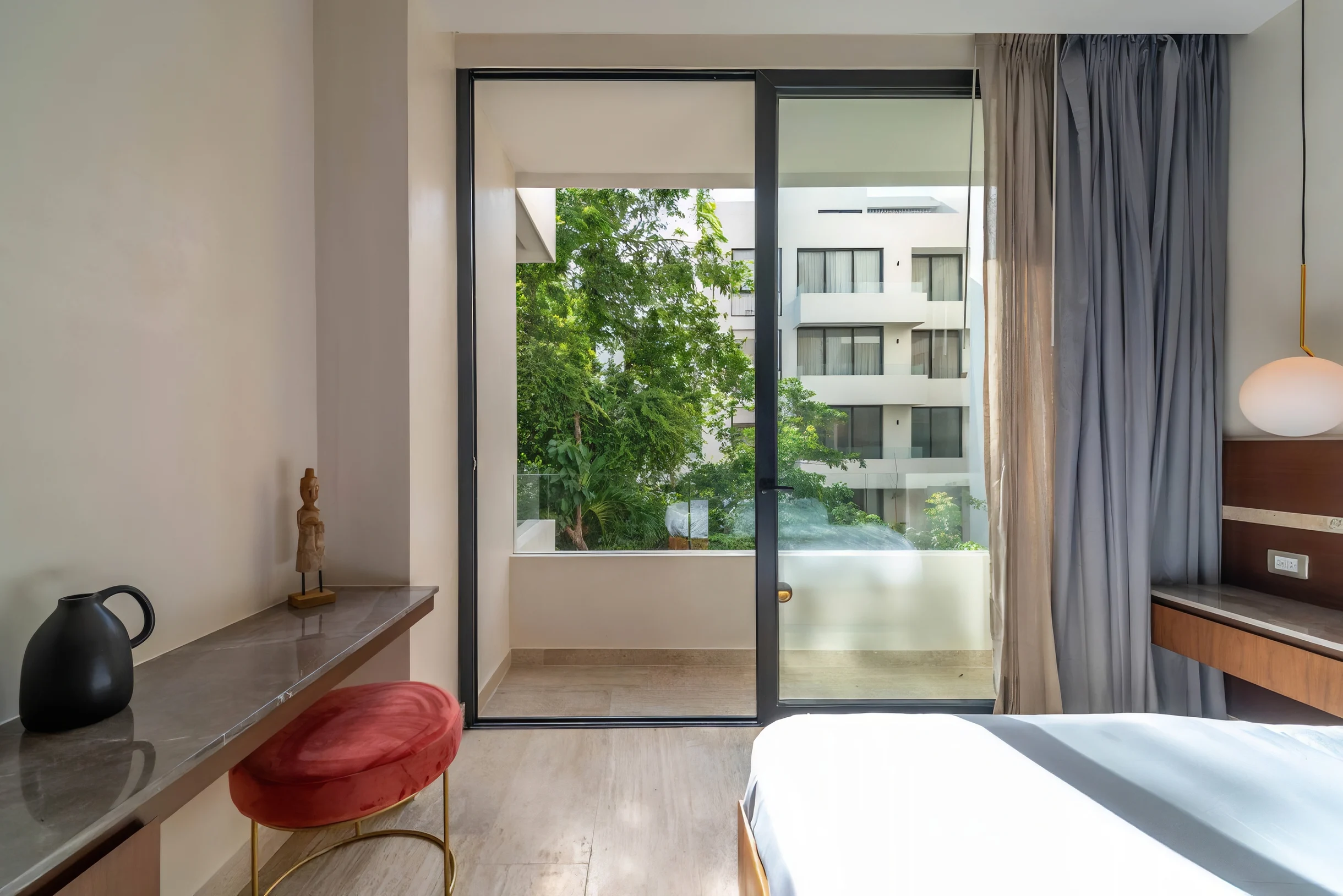 Lux 2BR w/ Rooftop Pool, Close to Beach #35