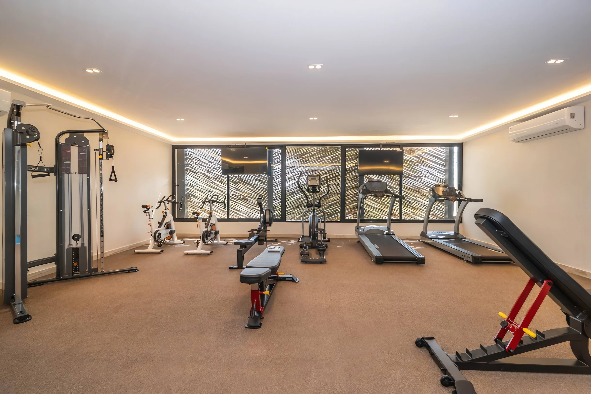 Lux 2BR w/ Rooftop Pool, Close to Beach #37