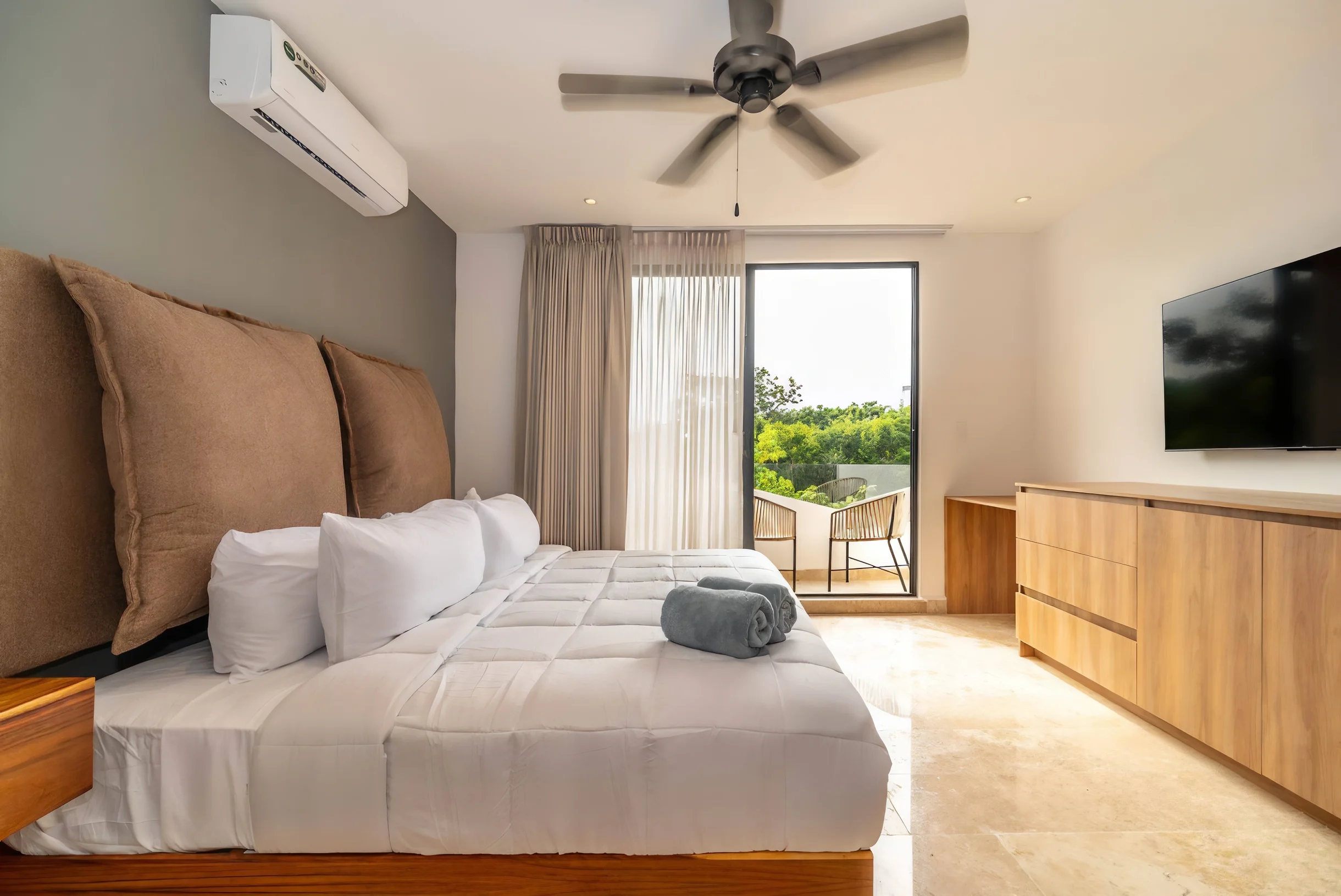King Studio w/ Balcony, Rooftop Pool | Aldea Zama #6
