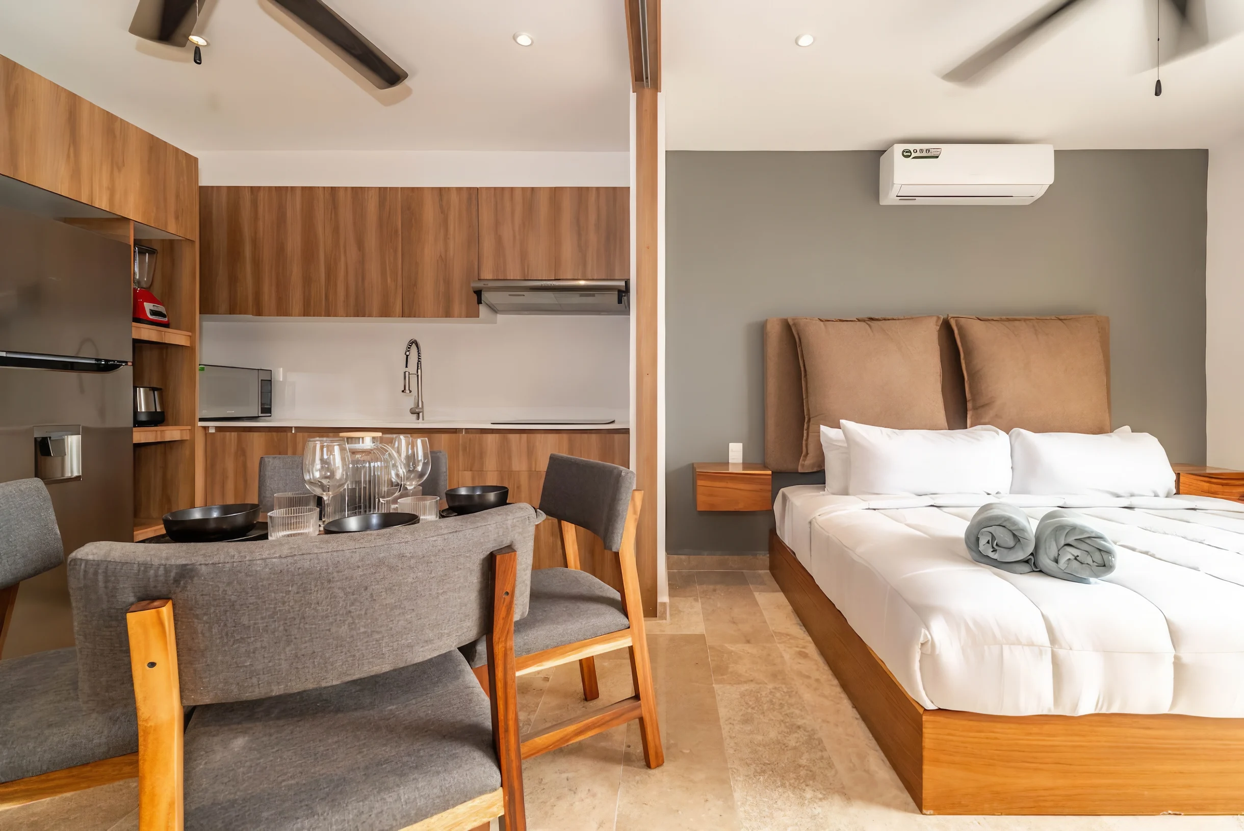 King Studio w/ Balcony, Rooftop Pool | Aldea Zama #31