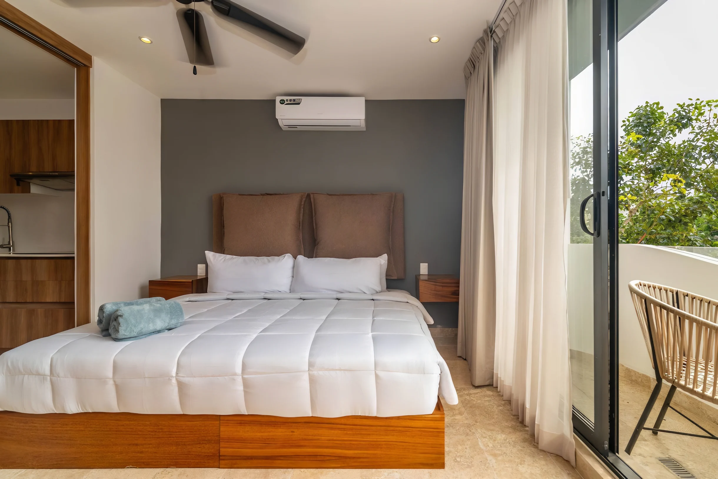 King Studio w/ Balcony, Rooftop Pool | Aldea Zama #22