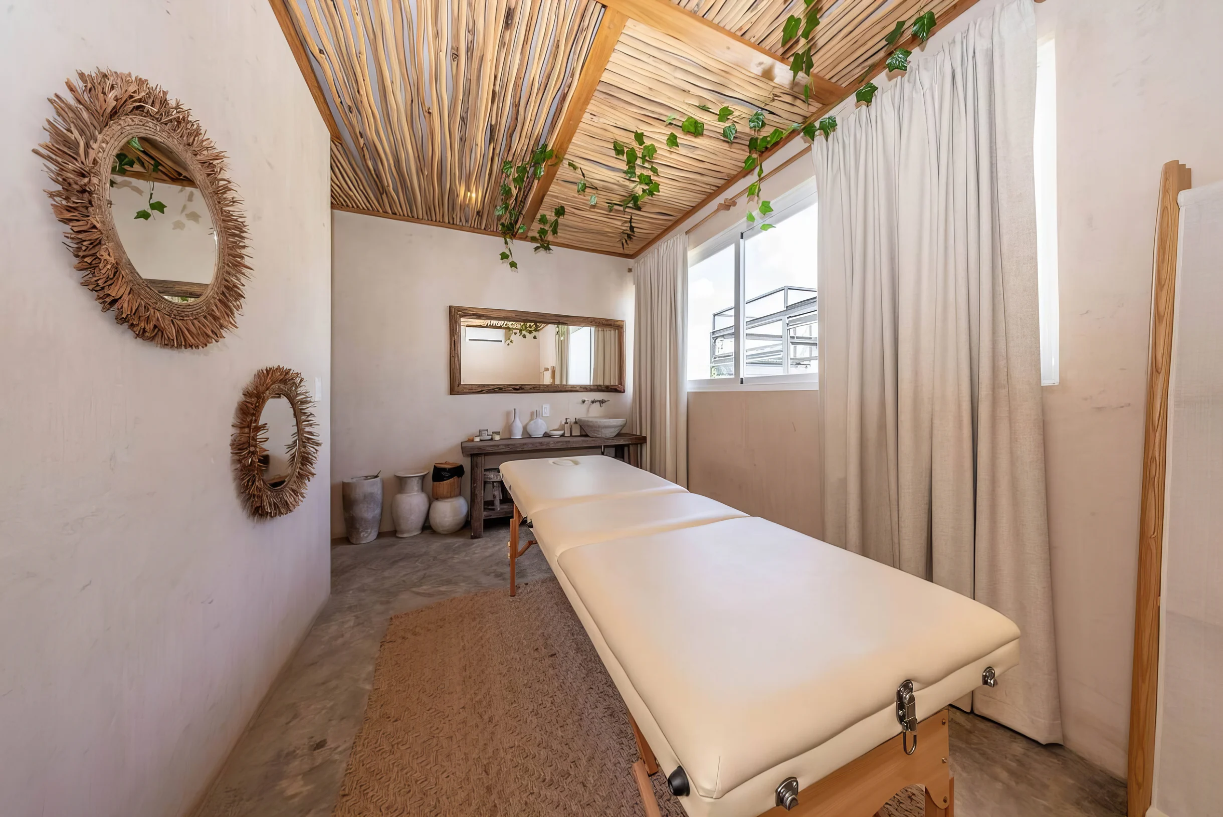 Jungle Chic King Studio w/ Pool #29