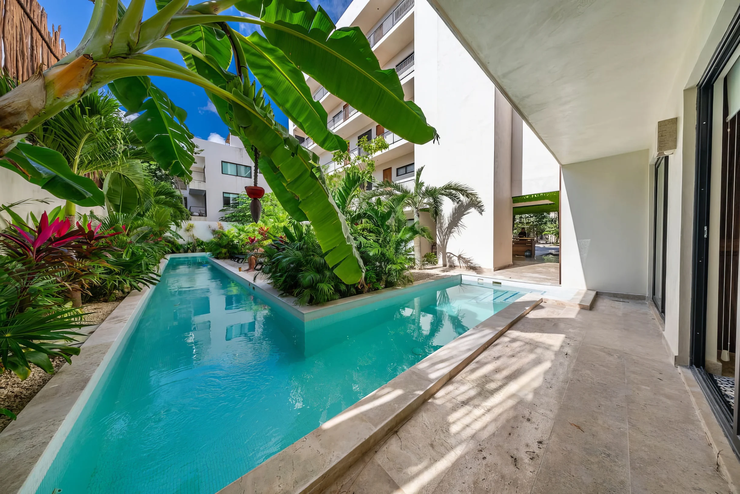 2 BR w/ Direct Walk-out to Pool + Sauna, Gym #32