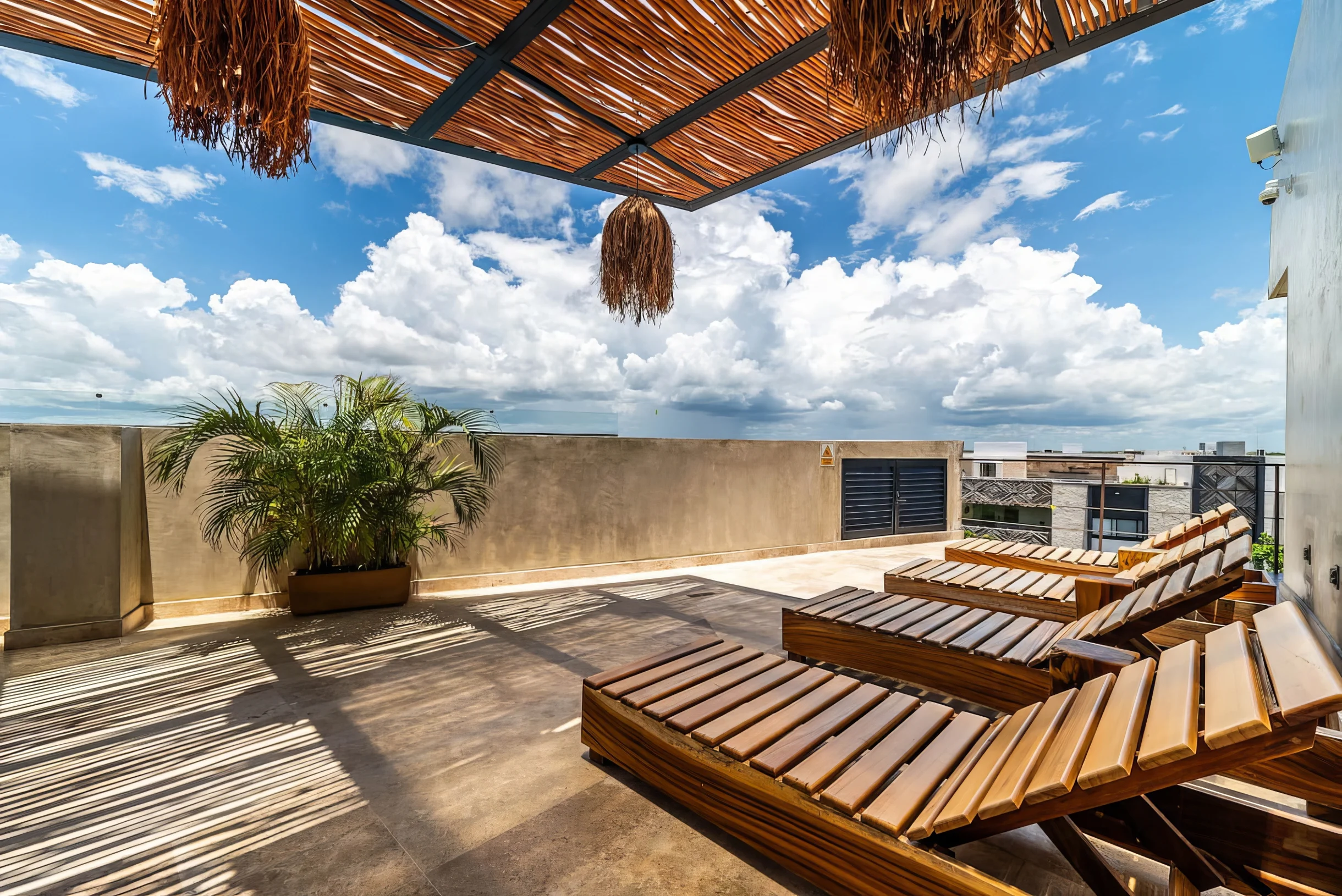 2 BR w/ Direct Walk-out to Pool + Sauna, Gym #52