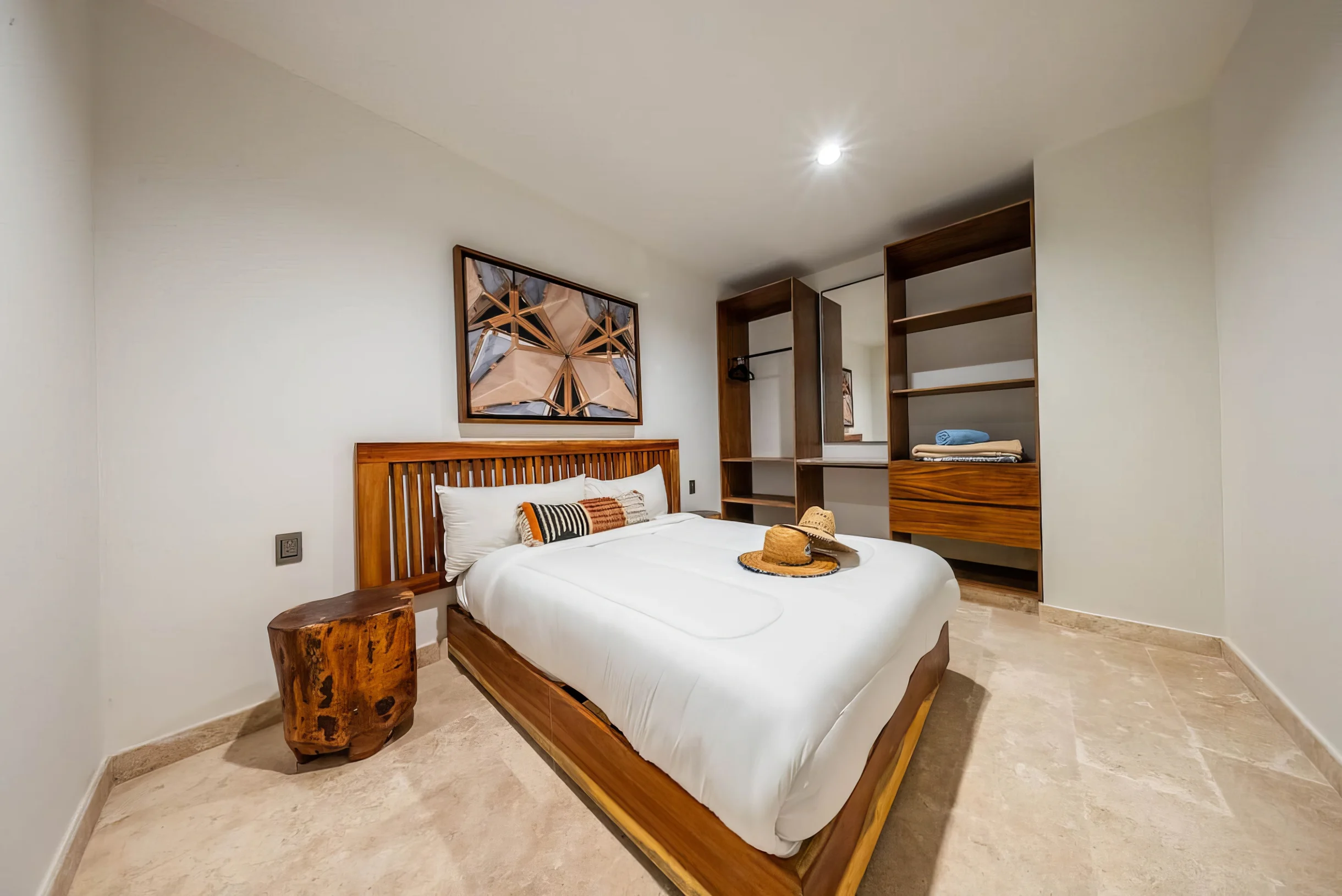 2 BR w/ Direct Walk-out to Pool + Sauna, Gym #9