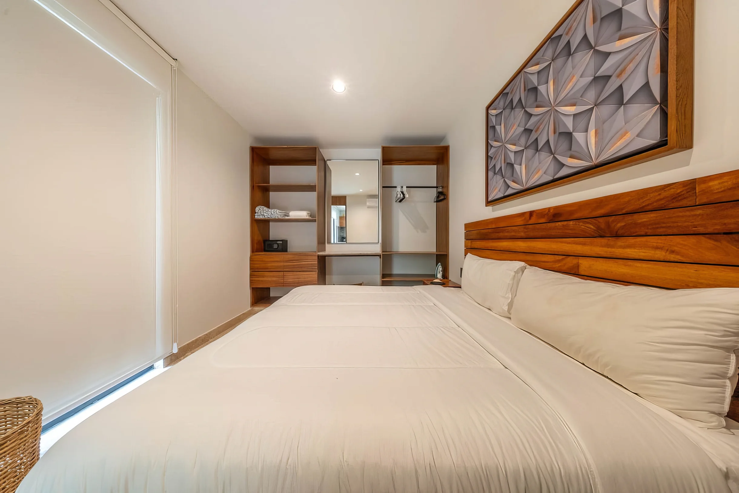 2 BR w/ Direct Walk-out to Pool + Sauna, Gym #35