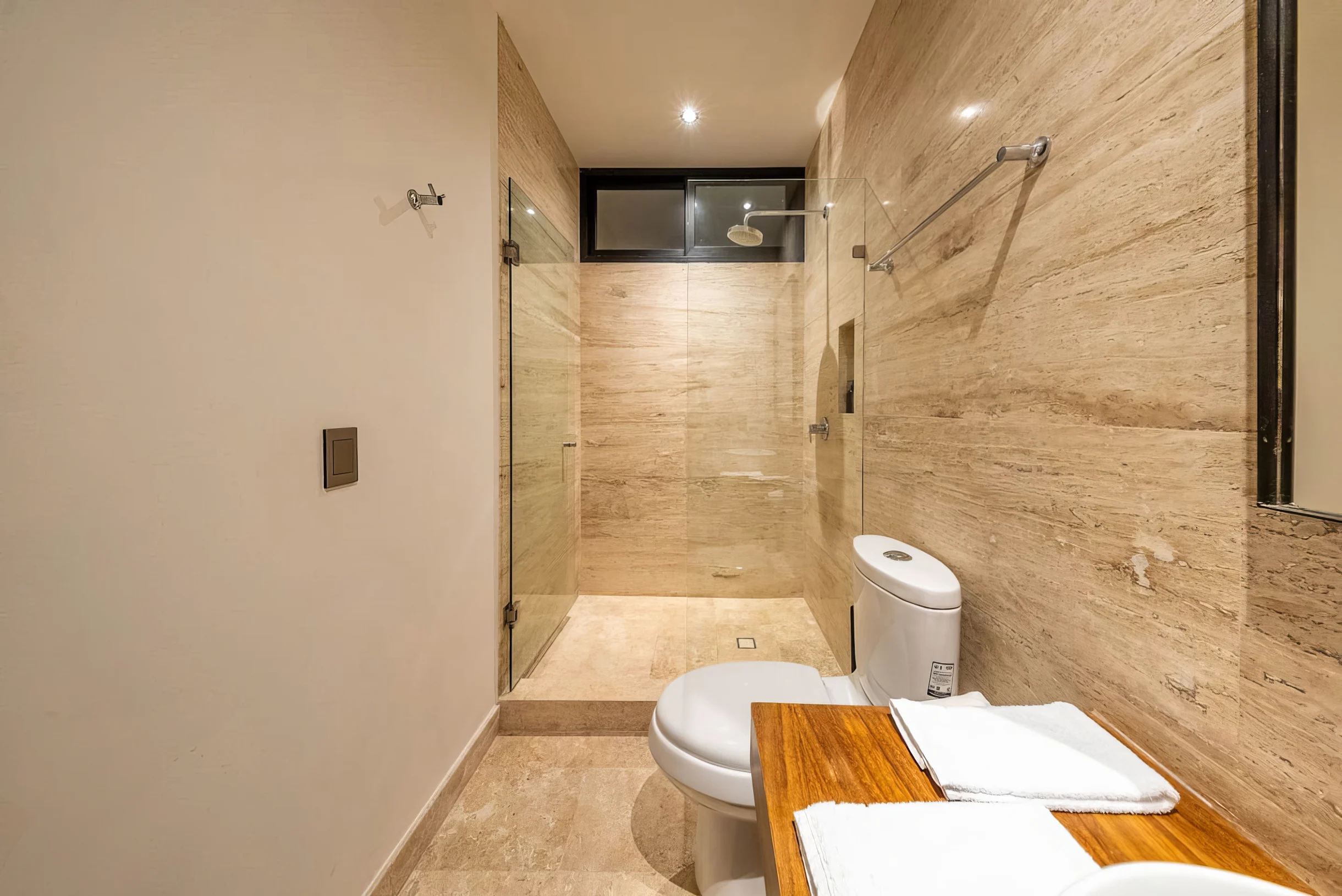 2 BR w/ Direct Walk-out to Pool + Sauna, Gym #48
