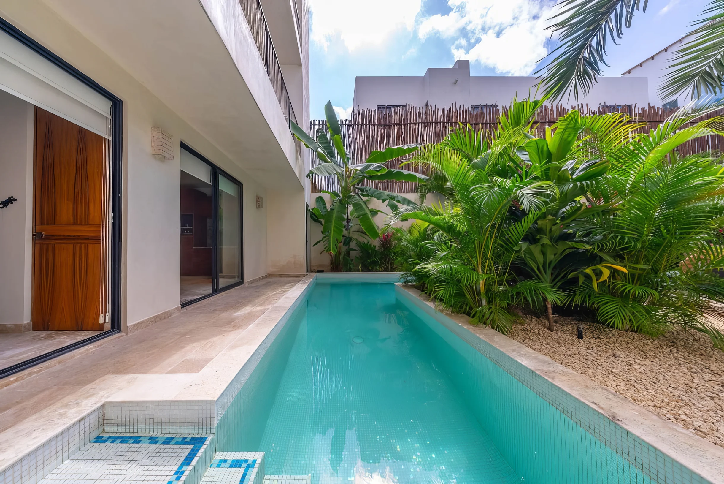 2 BR w/ Direct Walk-out to Pool + Sauna, Gym #50