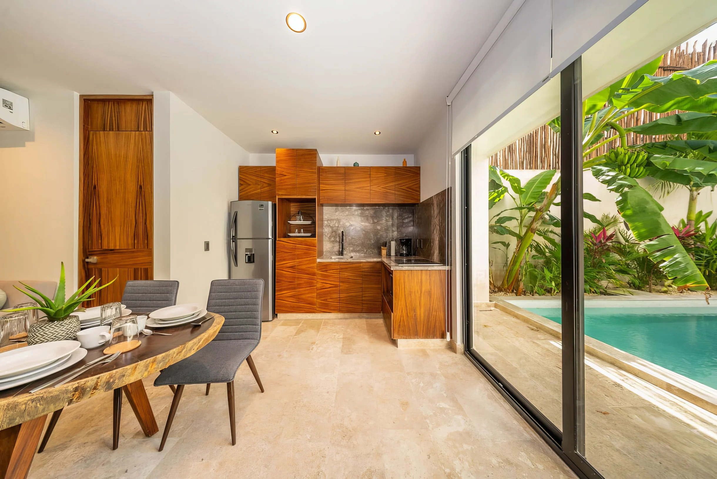2 BR w/ Direct Walk-out to Pool + Sauna, Gym #57