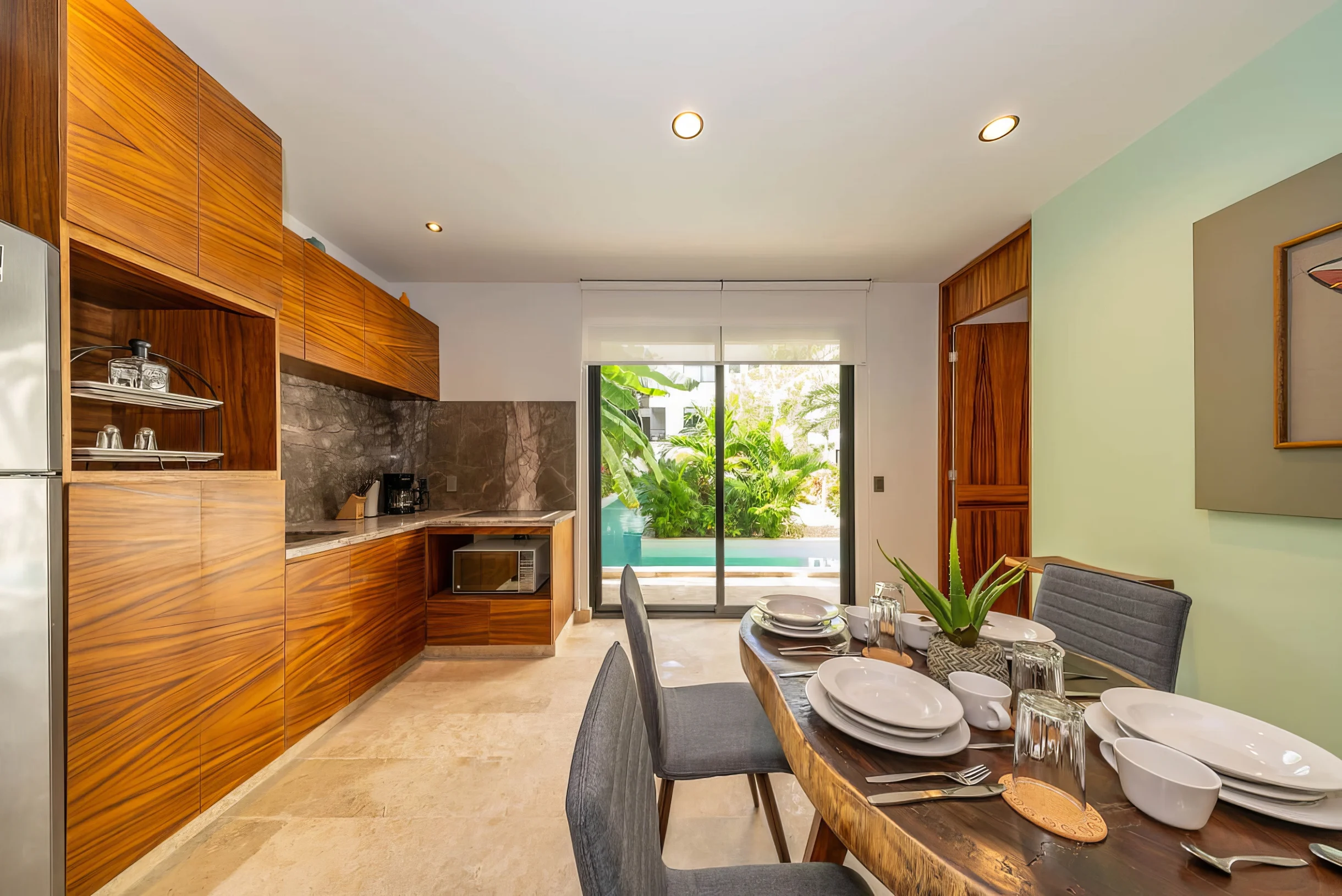 2 BR w/ Direct Walk-out to Pool + Sauna, Gym #43