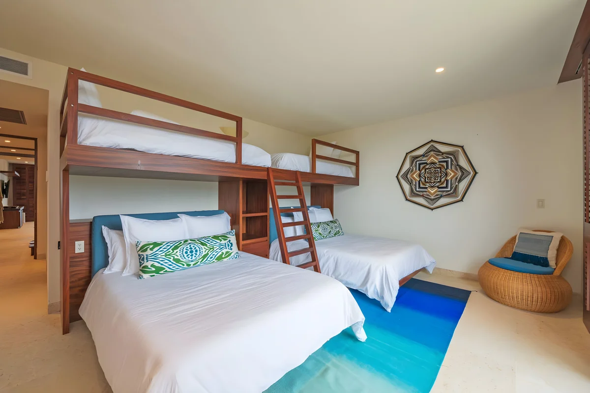 Bedroom 1 image 1