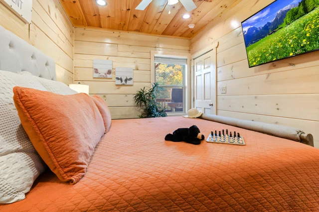 Bedroom 1 image 1