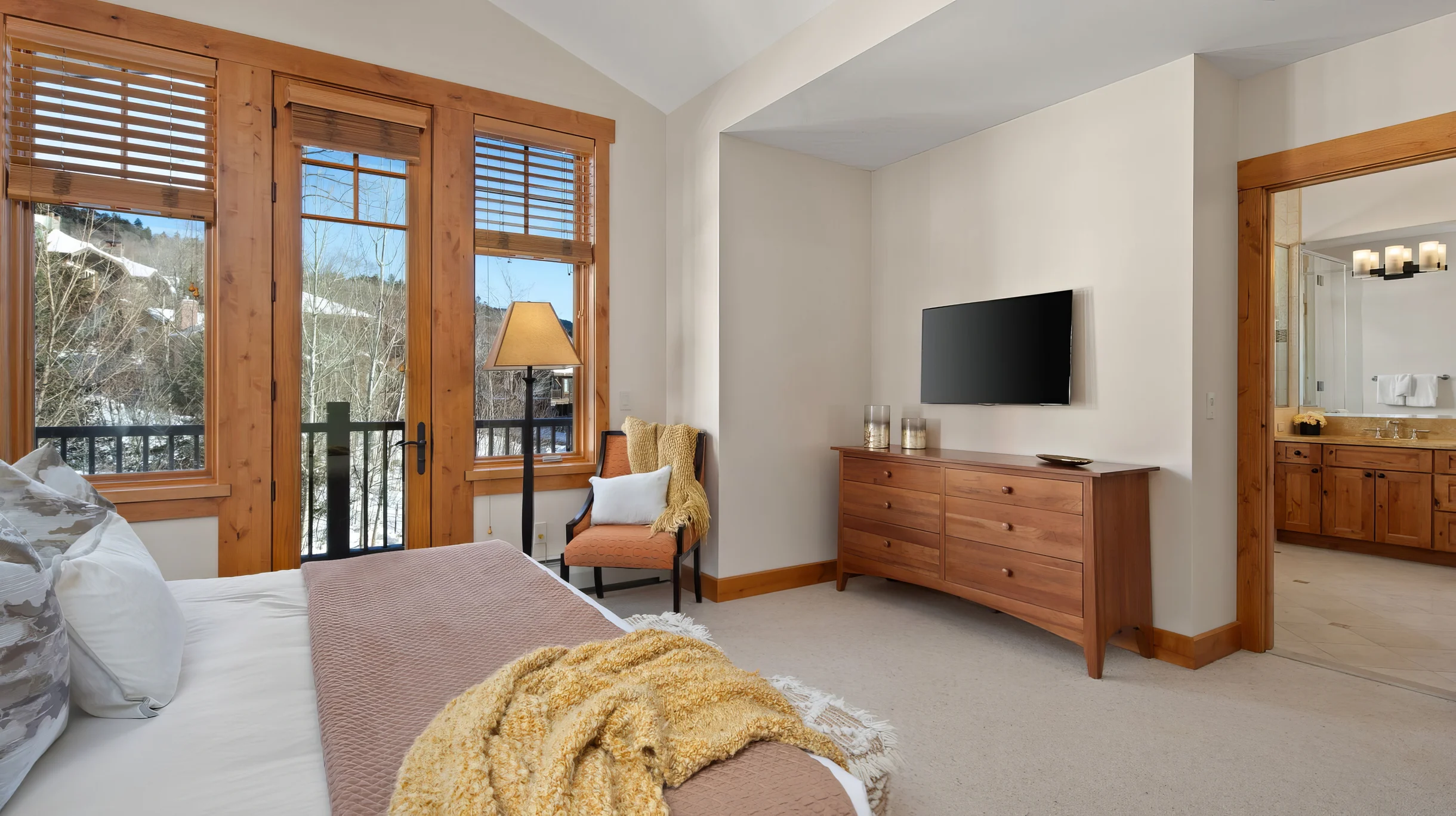 Stowe Globe Mountain Cabin | 4 Bed #22