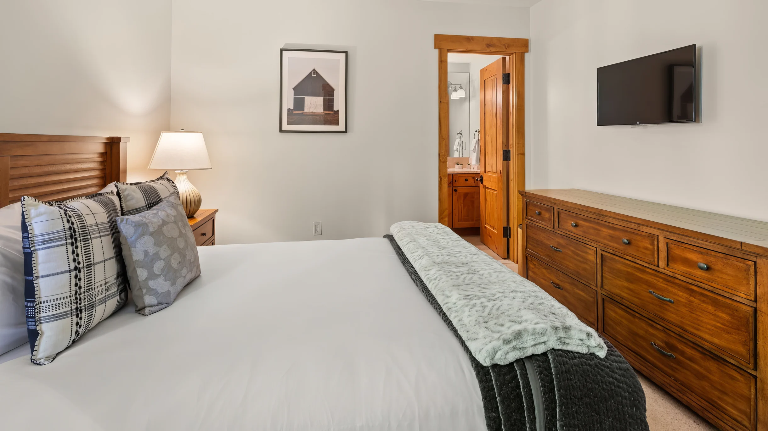 Stowe Globe Mountain Cabin | 4 Bed #33