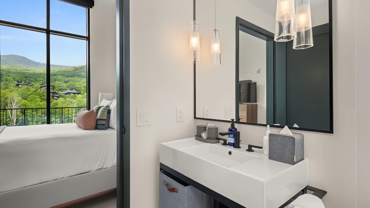 Wander Stowe Pinnacle