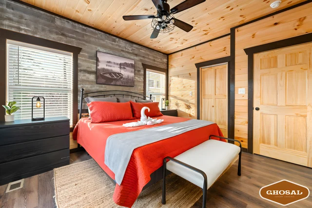 Bedroom 1 image 1