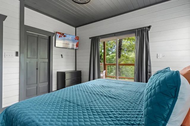 Bedroom 10 image 1