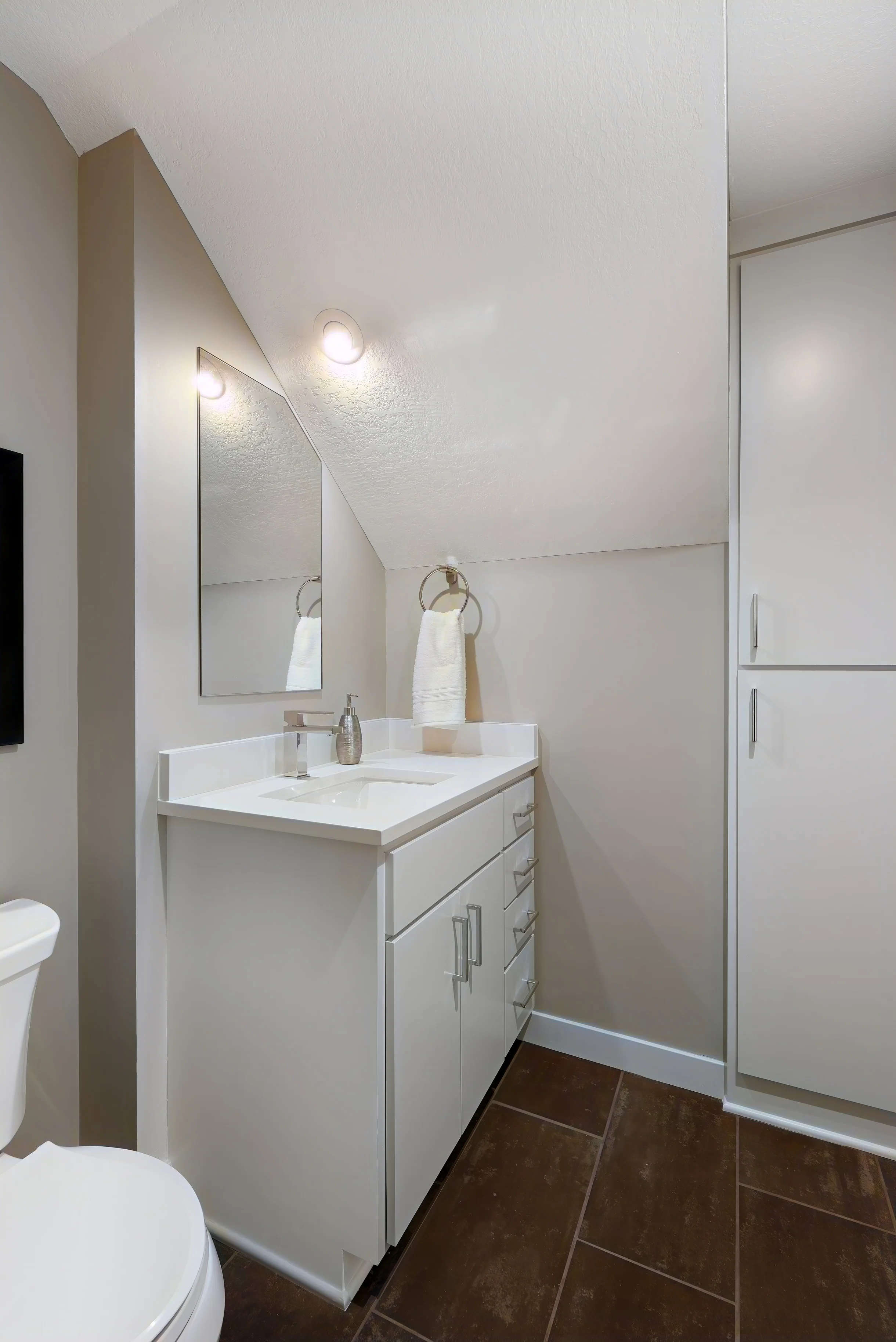 Lakefront Luxury #8
