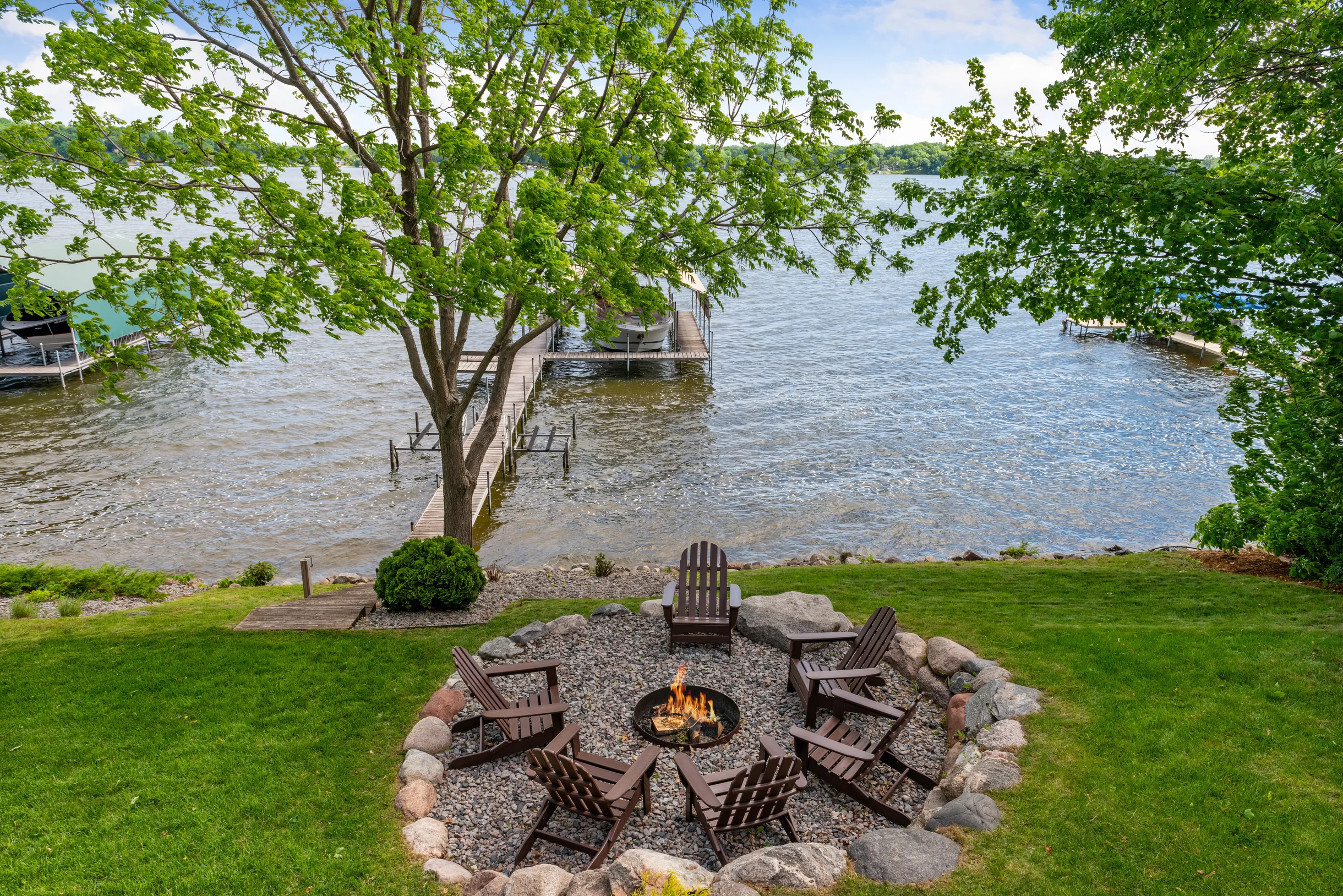 Lakefront Luxury #10