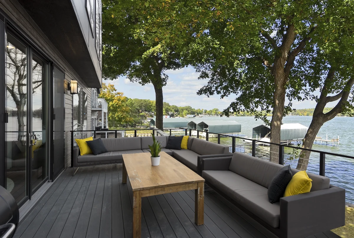Lakefront Luxury #27