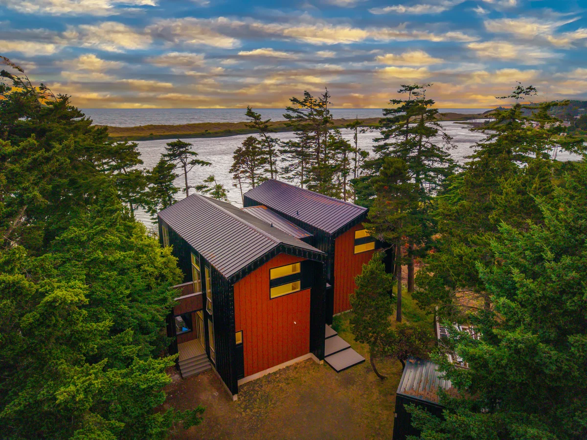 Wander Port Orford Lake