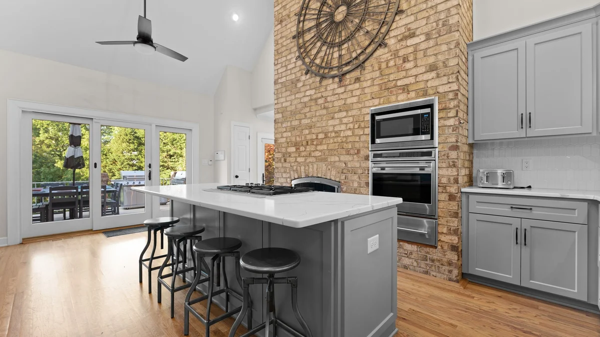 Wander Huntersville Shores