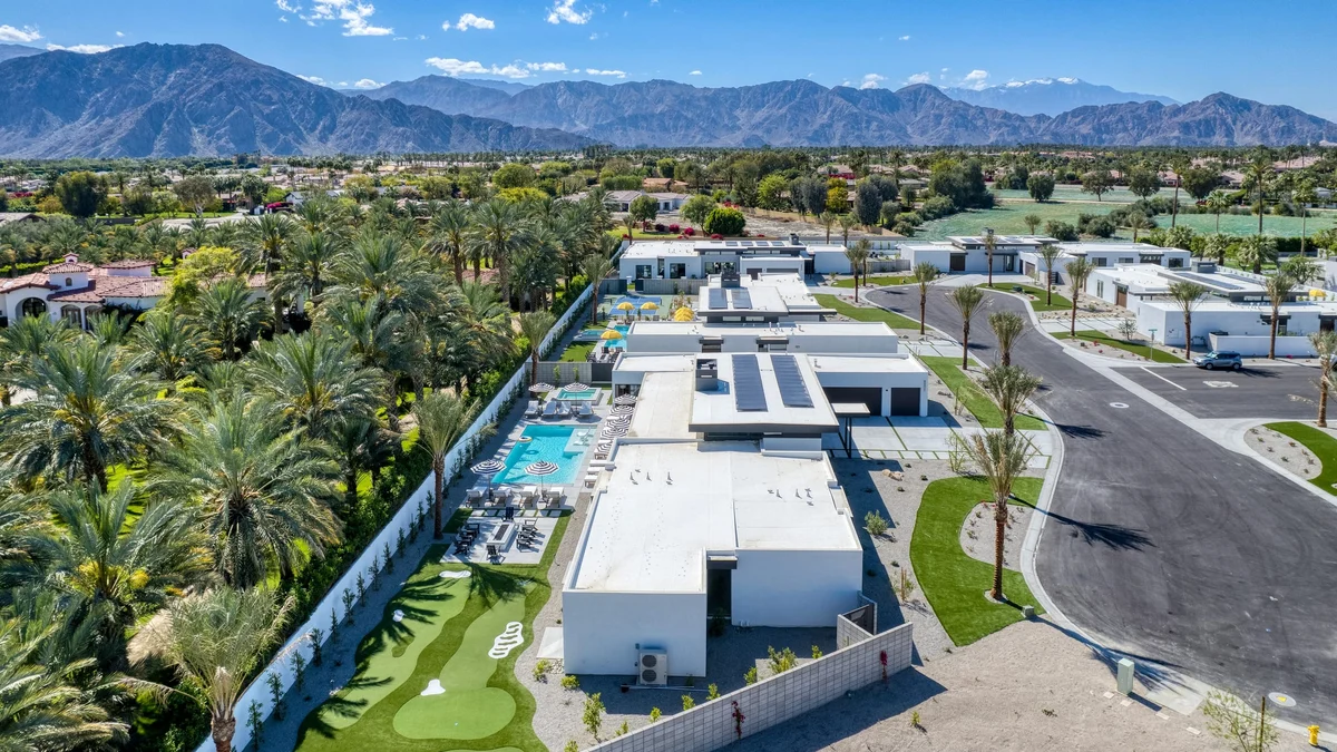 Wander La Quinta Groves