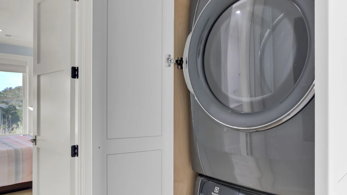 Wander Isle Palms Drift