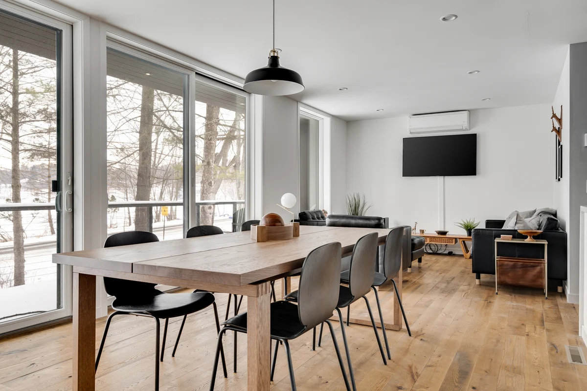 Wander Lake Elmo Modern