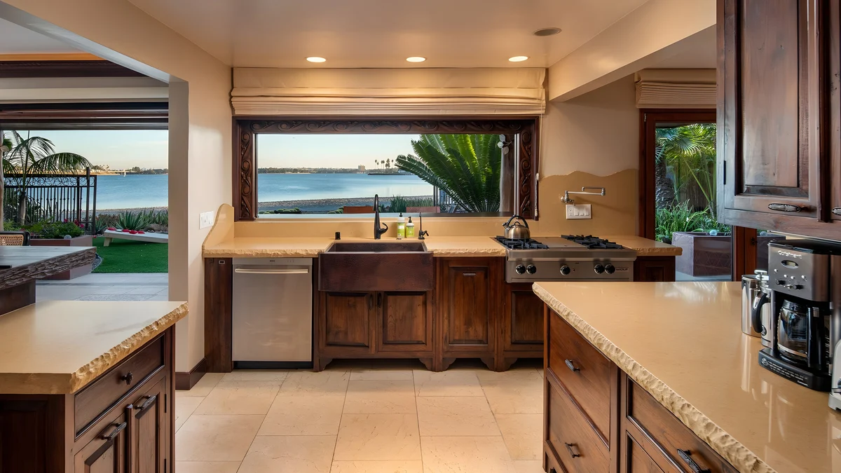 Wander Pacific Beach Dunes