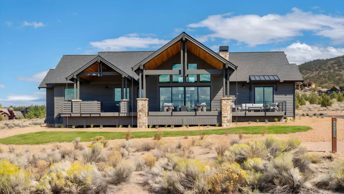 Wander Powell Butte Cascades