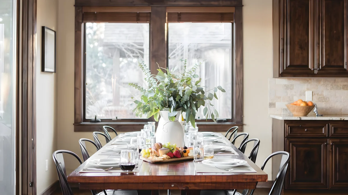 Dining Room image 1