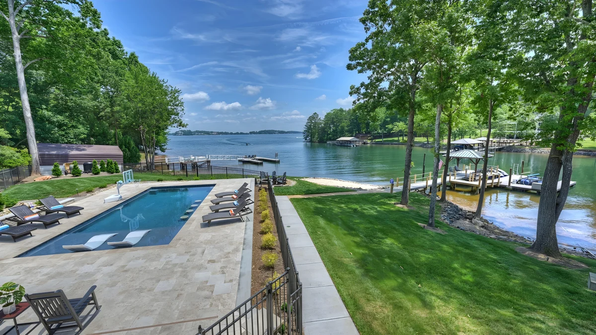 Wander Denver Marina