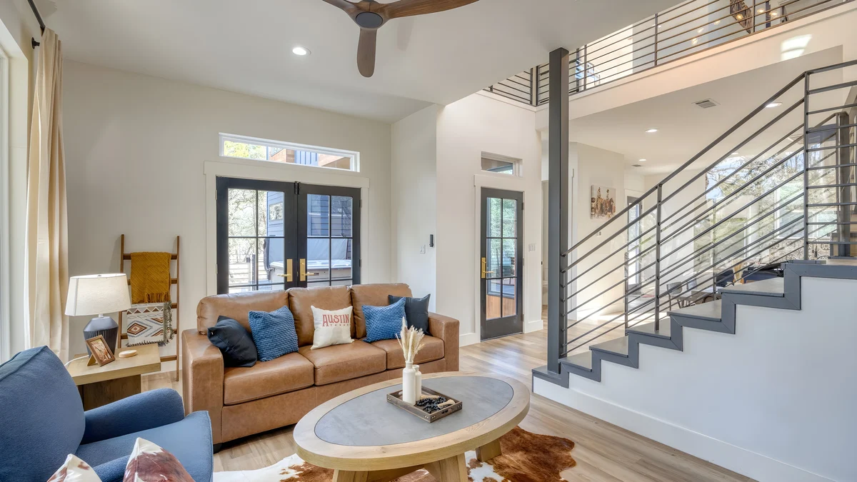 Wander Driftwood Hills