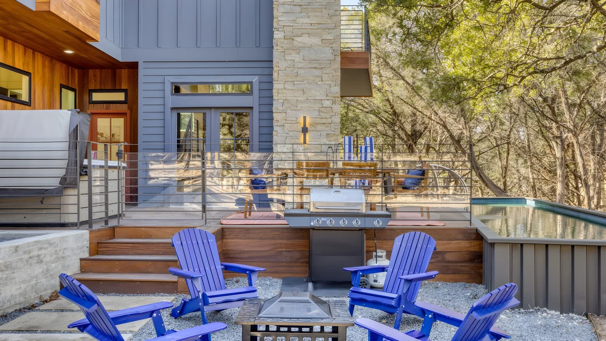 Wander Driftwood Hills