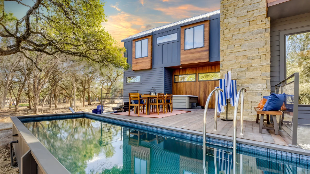 Wander Driftwood Hills