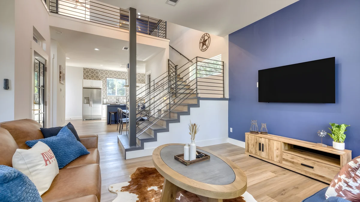 Wander Driftwood Hills