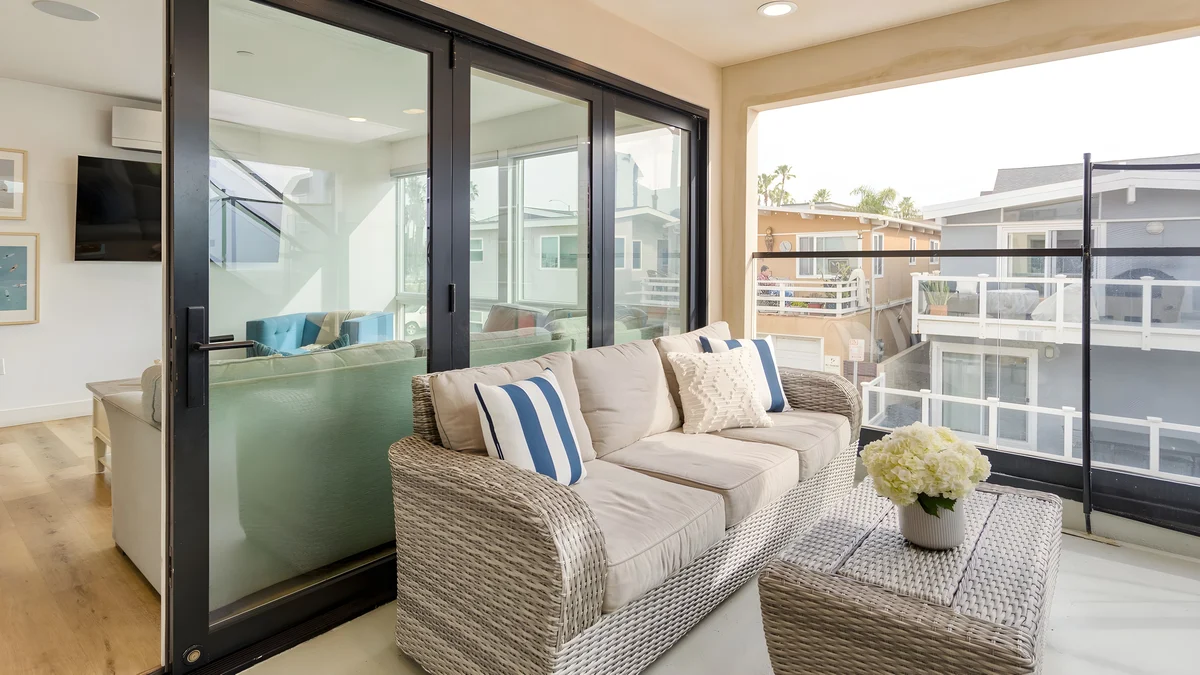 Wander Newport Beach Cliffs