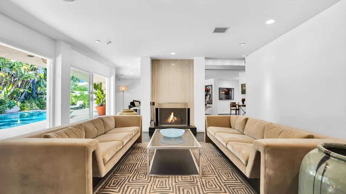 Wander Hollywood Hills Enclave