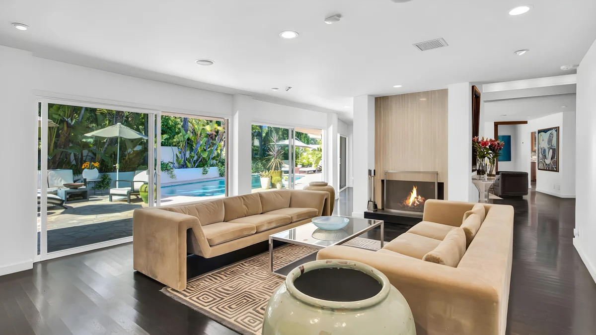 Wander Hollywood Hills Enclave