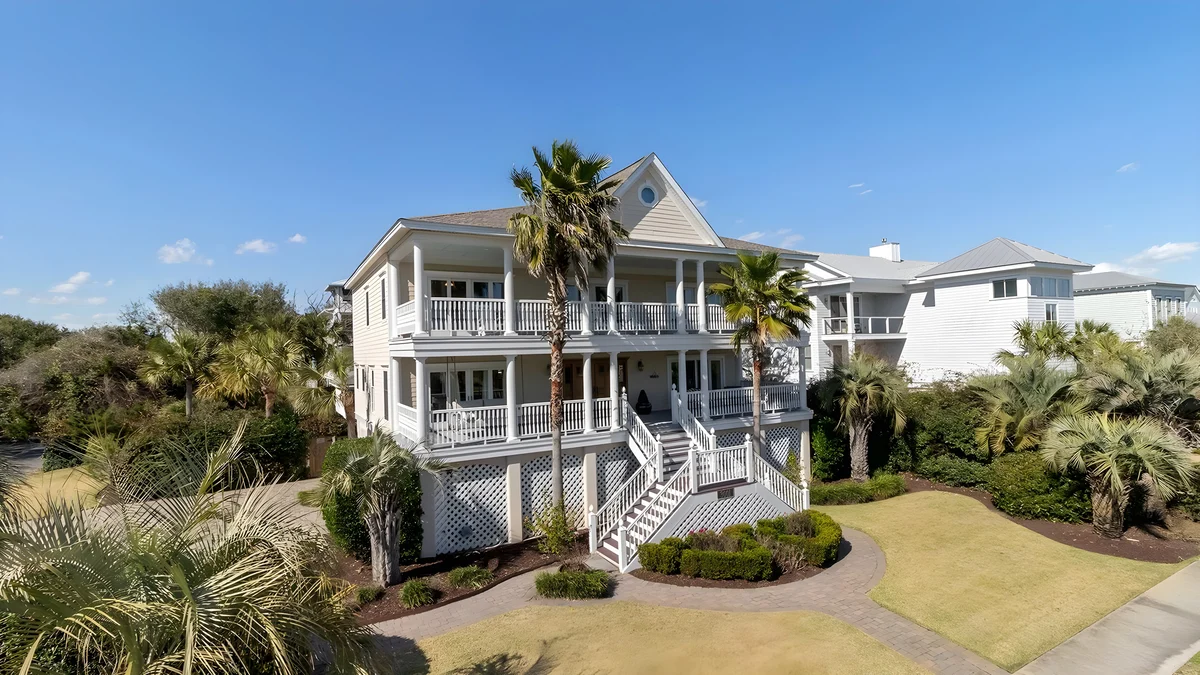 Wander Isle Palms Haven