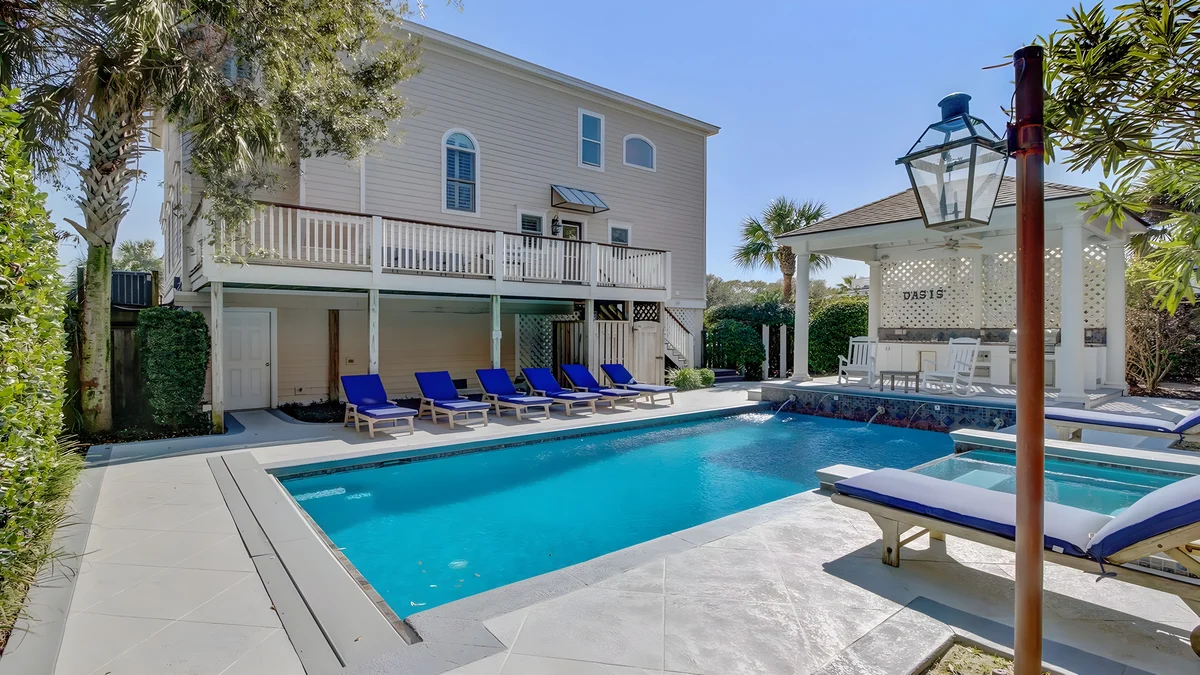 Wander Isle Palms Haven